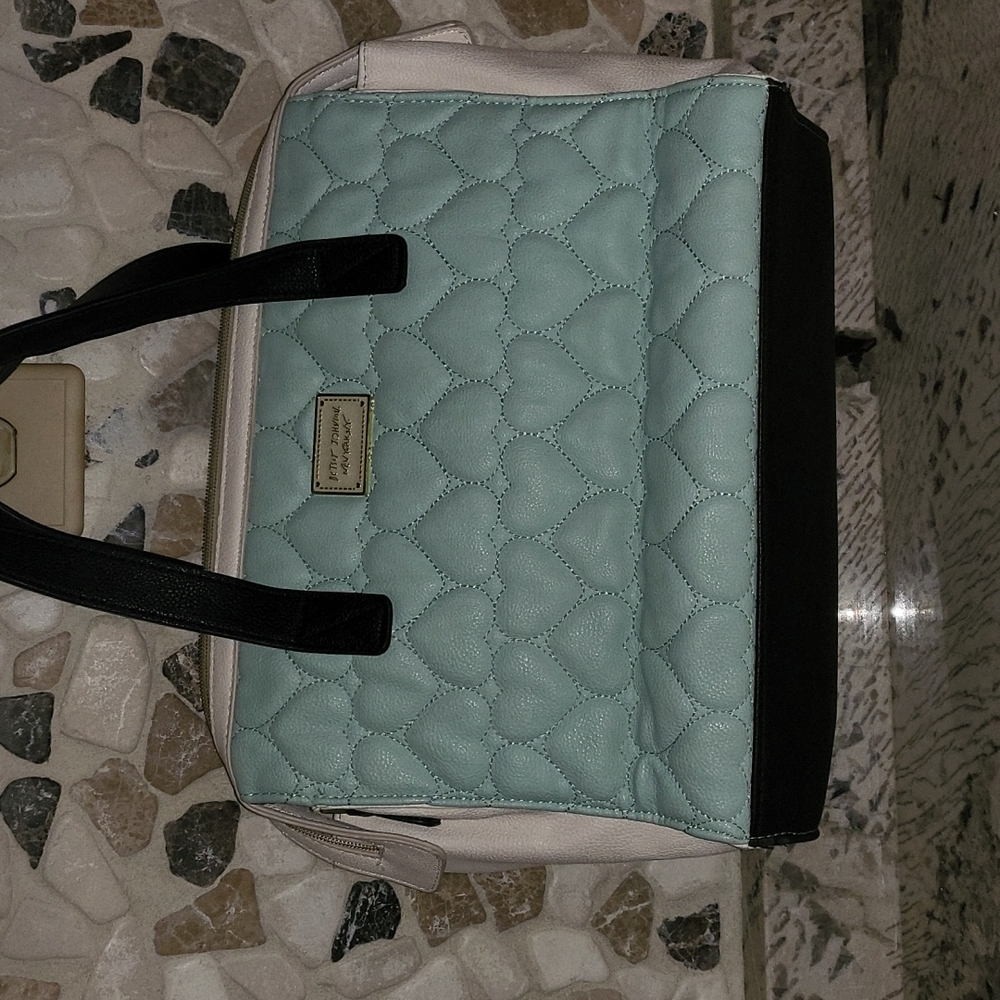 Betsy Johnson Quilted Heart Shoulder Bag 💙